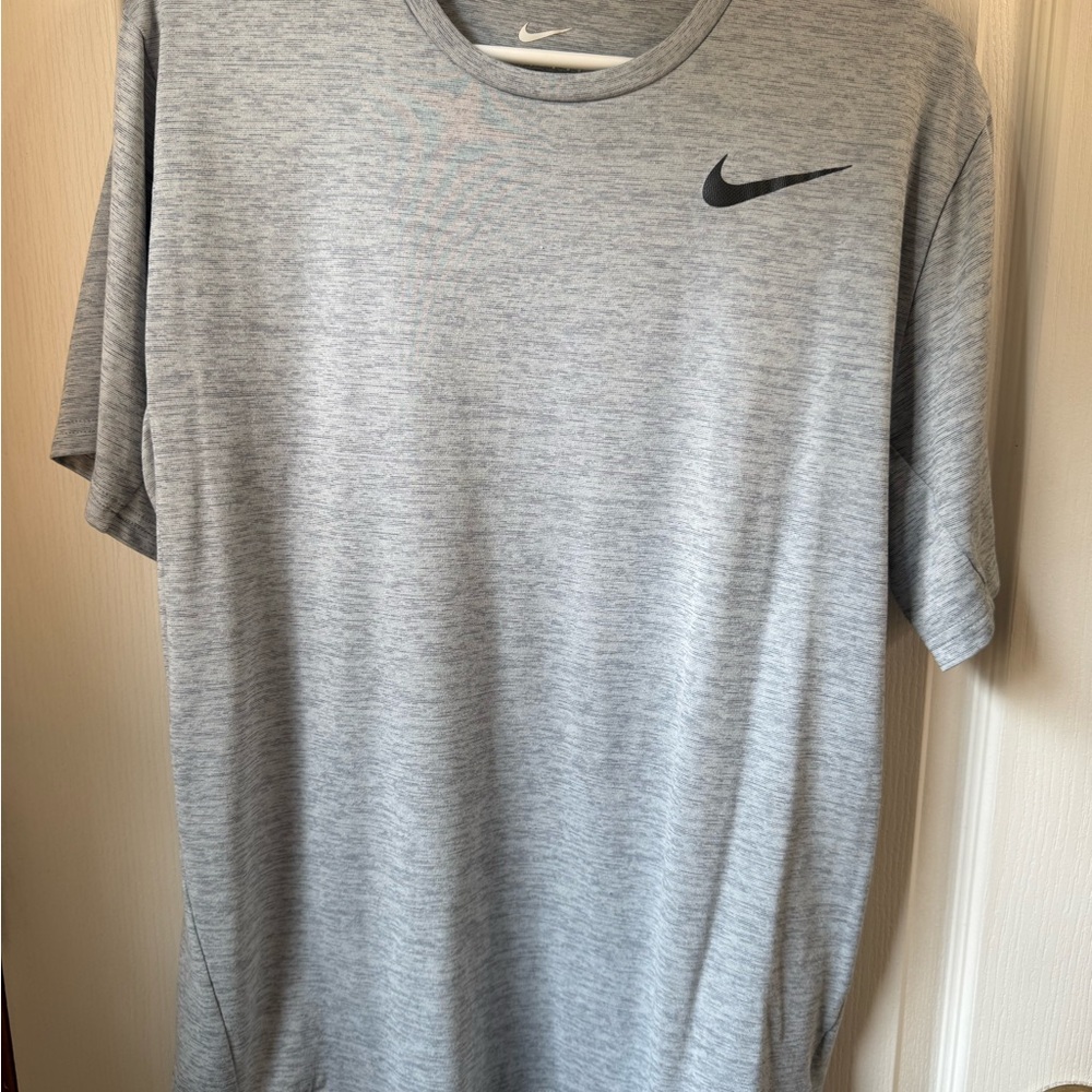 Nike Men's Heather Gray Short Sleeve Tee